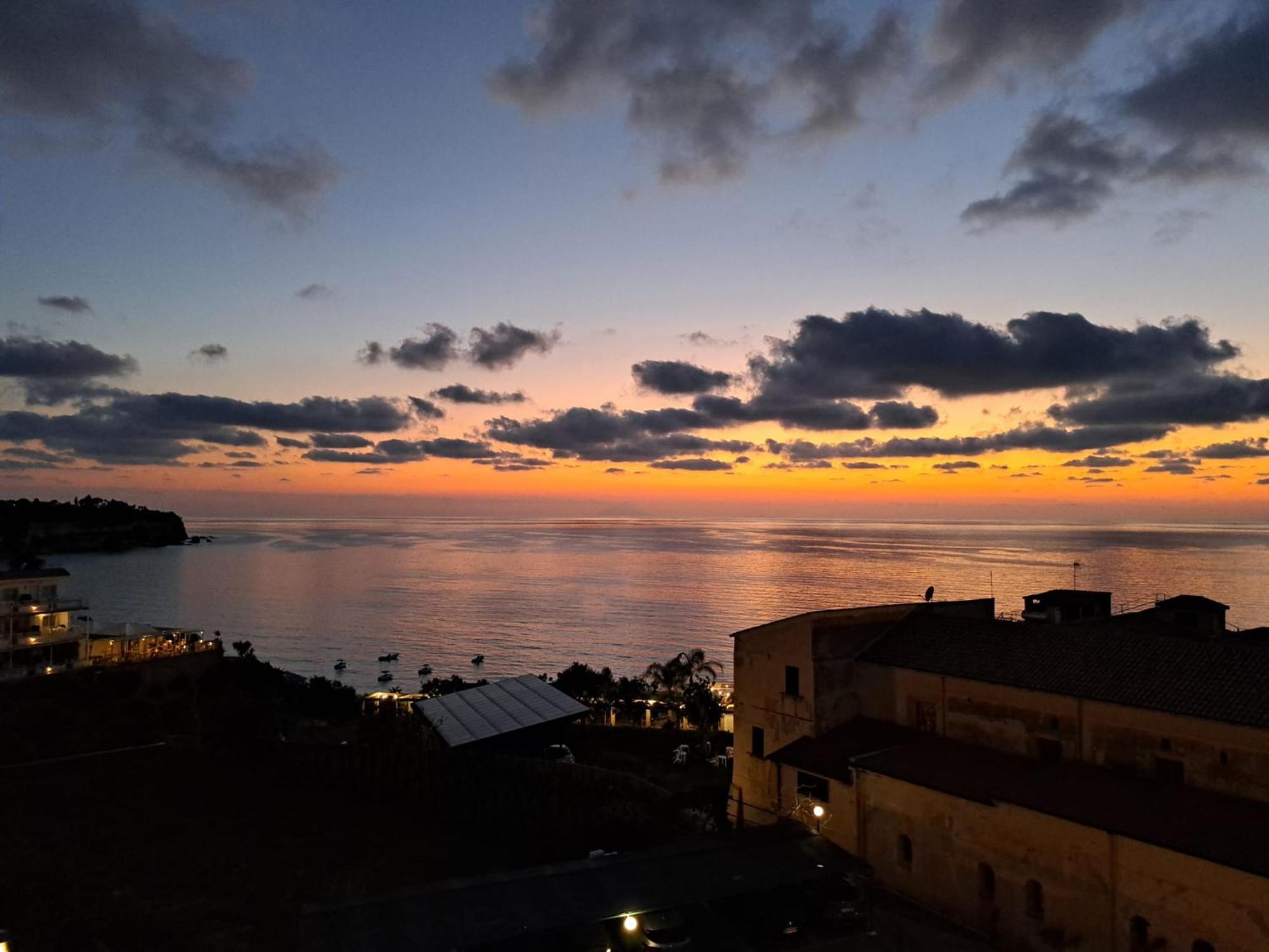 Tithouse Tropea Lägenhet Exteriör bild